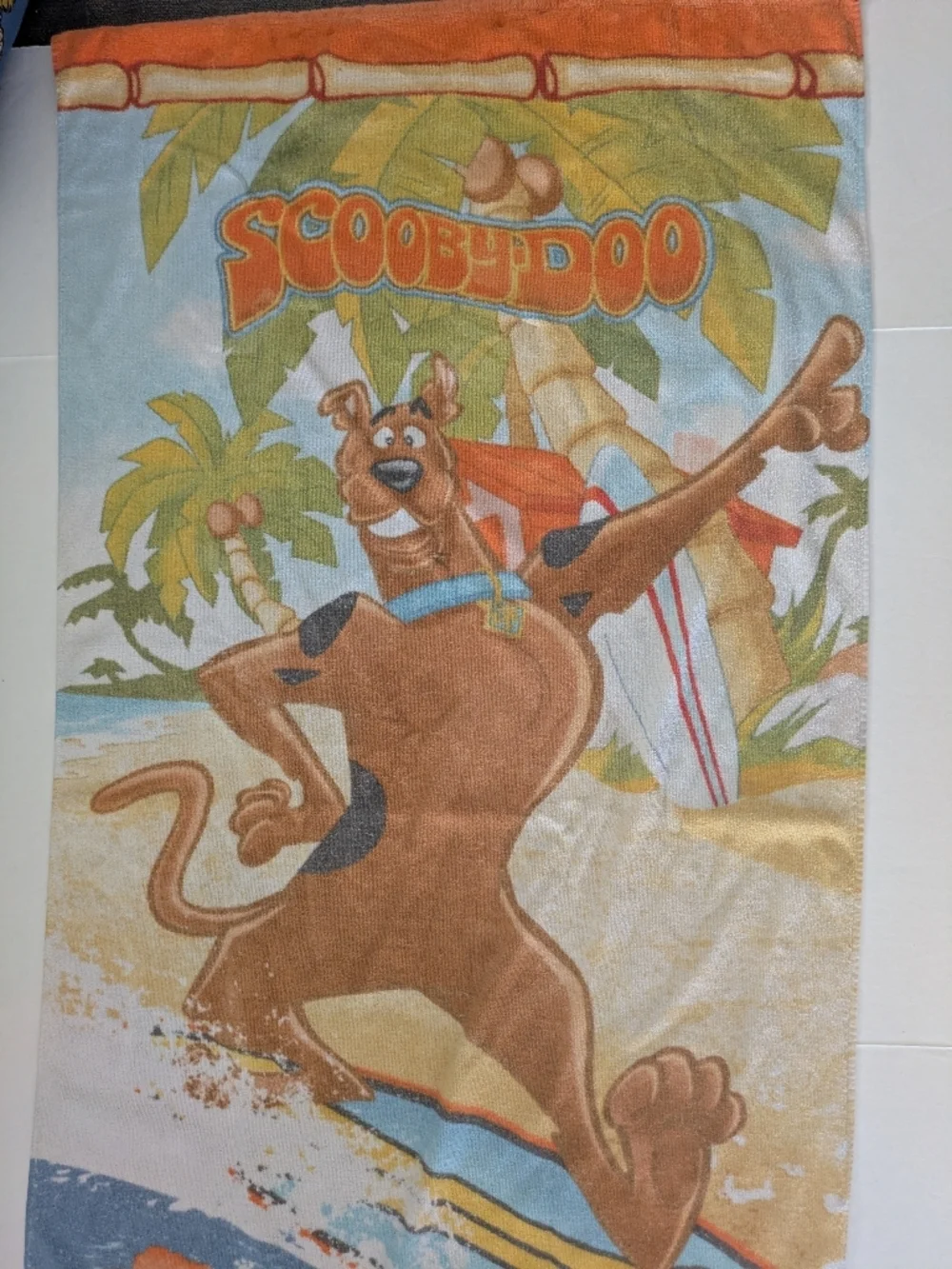 Scooby Doo Towel Vintage 54x28 Beach Scene Surfing